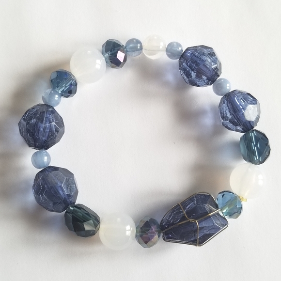 Blue beaded bracelet stretch beads - Picture 1 of 10